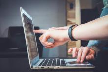 https://unsplash.com/photos/person-using-laptop-FlPc9_VocJ4